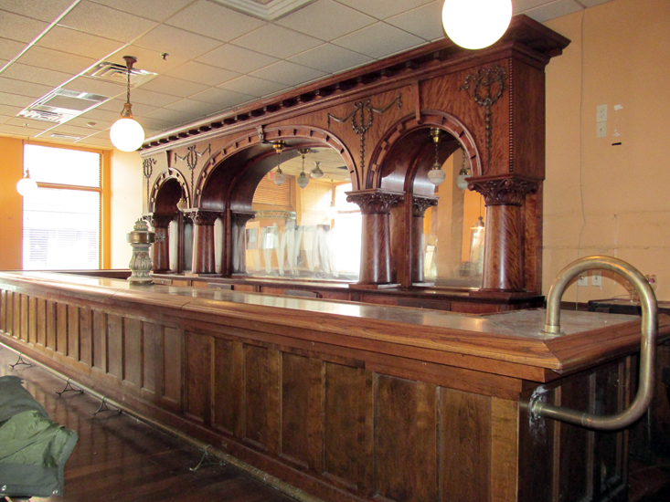 Brunswick Mahogany 20′ Triple Arch Front And Back Bar