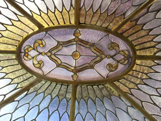 Oval Stained Glass Dome - Wooden Nickel Antiques