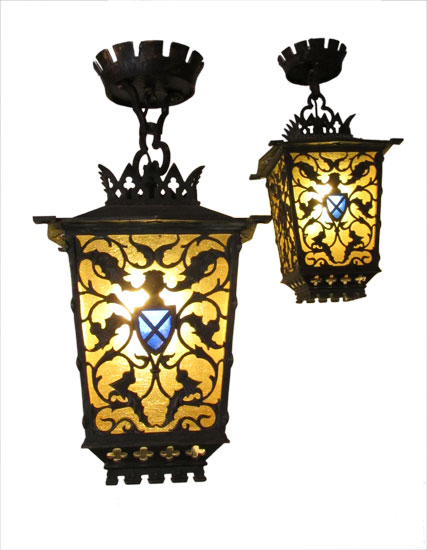 Brass Tudor Light