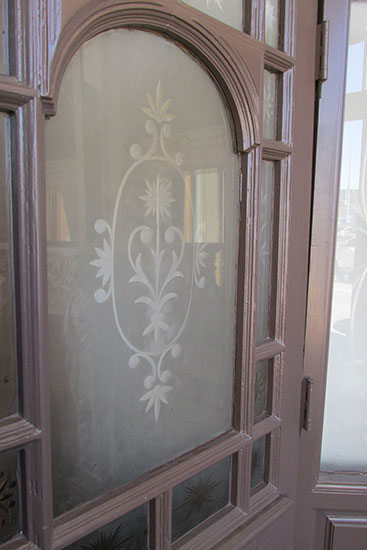 Entryway With Wheel Cut Glass