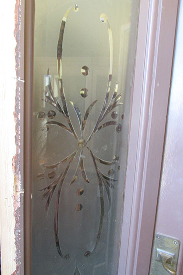 Entryway With Wheel Cut Glass