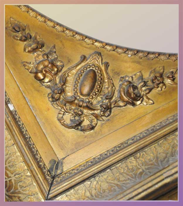 Gold Picture Frame, with Oval Center