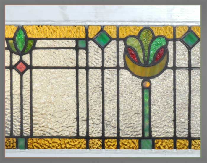 Transom with Center Flower & Jewel Cuts