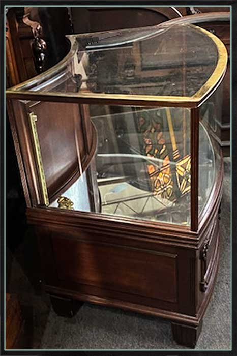 shaped showcase side