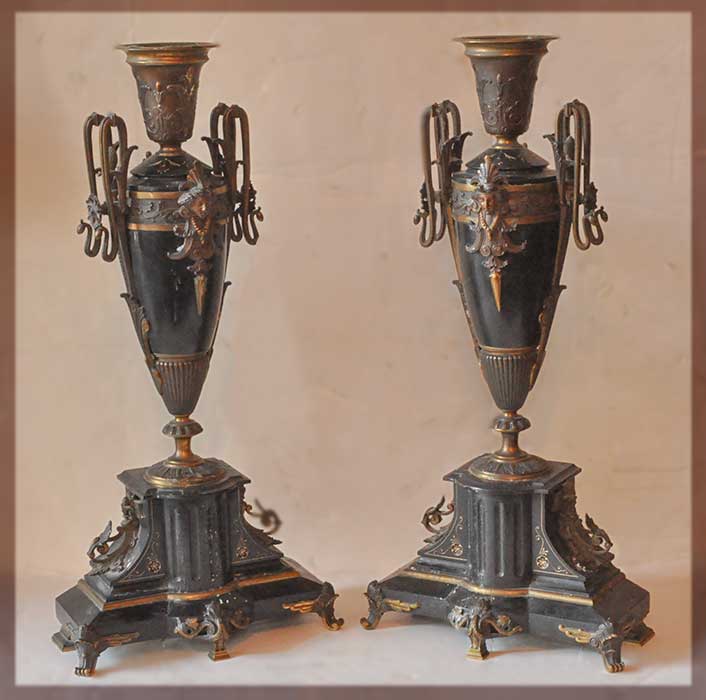 pair of garniture vases