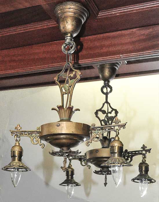 Front & Back Saloon Bar, with Shaped Mirrors