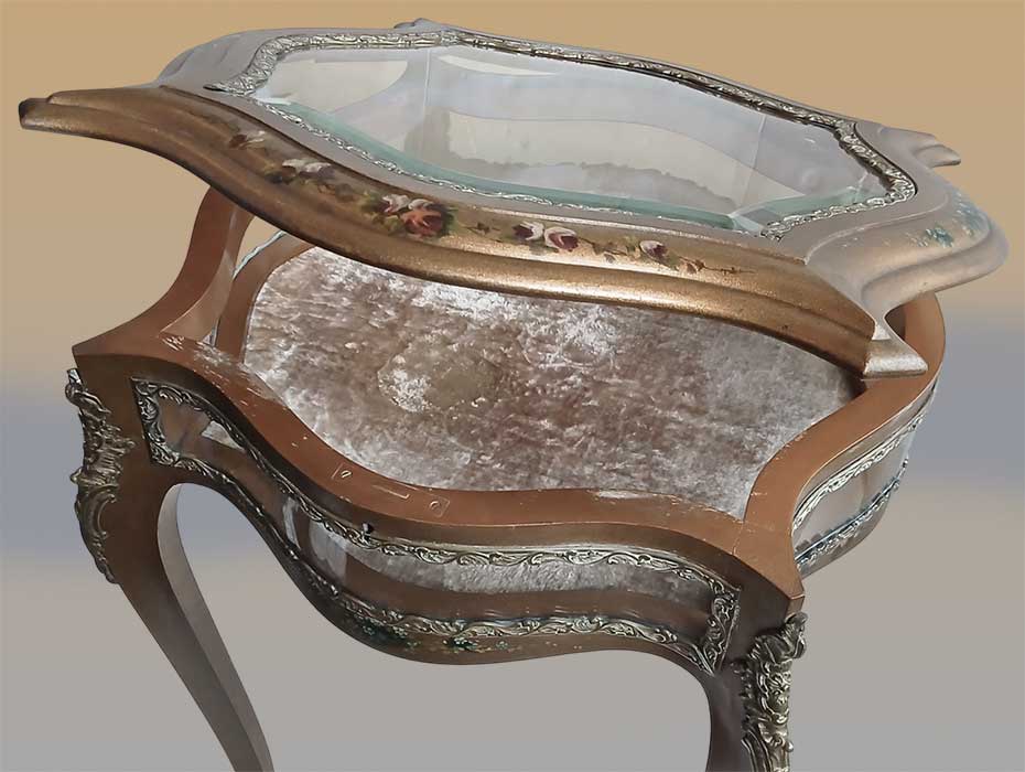 Small Shaped Vernis Martin Display Case
