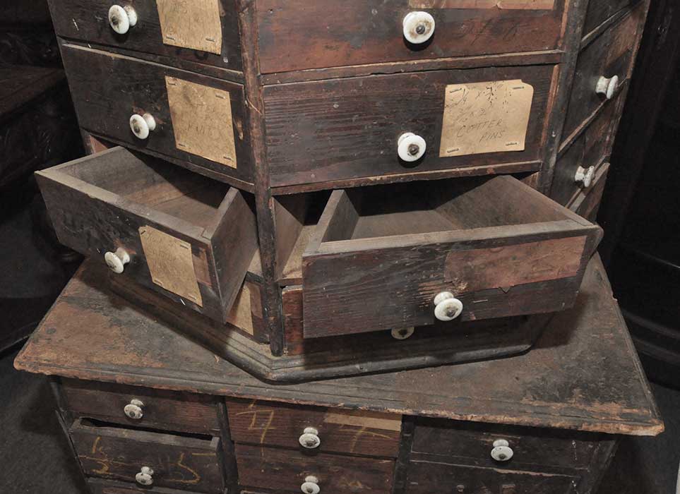 Octagonal Revolving Bolt Cabinet