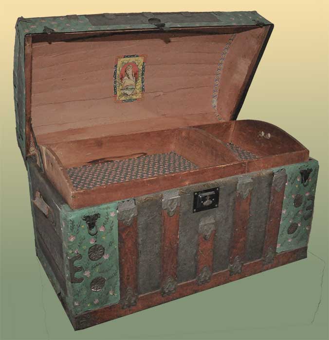 decorated arch trunk